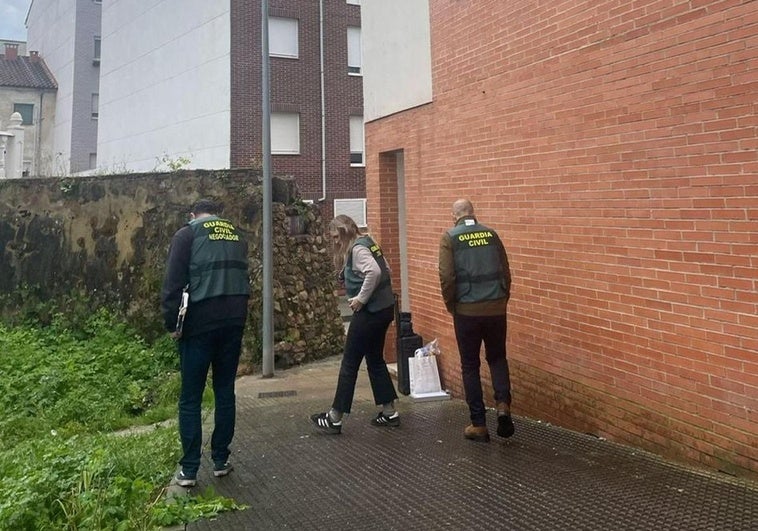 Fallece en el HUCA el menor de 13 años que se precipitó desde un tercer piso en Grado